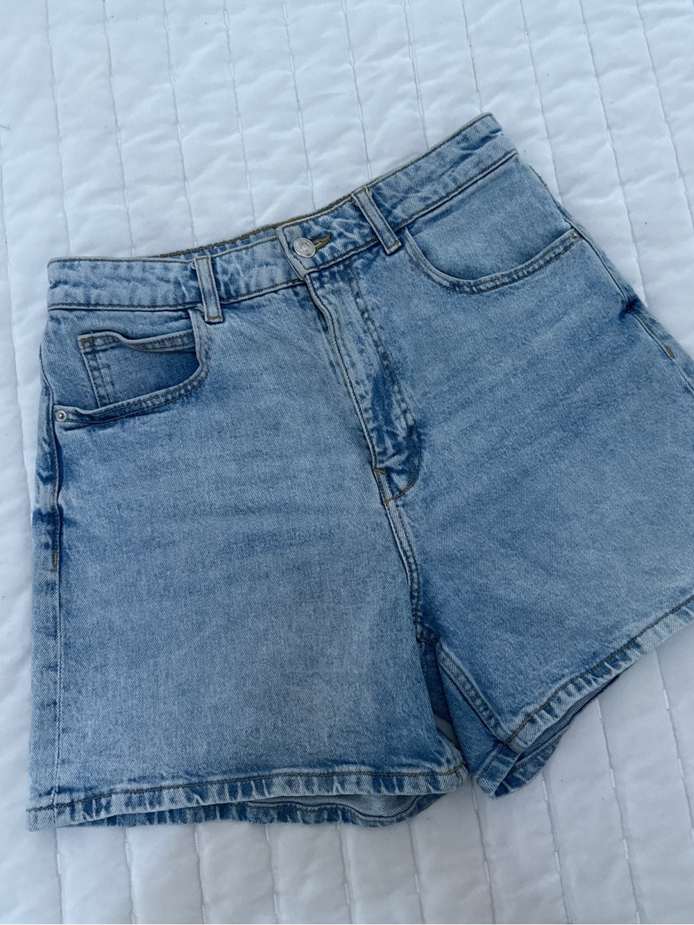 ZARA Classic High-Rise Light Blue Denim Shorts